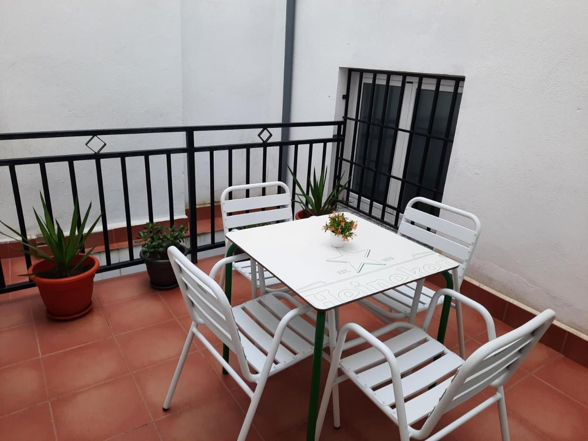 Apartamentos Clavero 10 ปลาเซนเซีย ภายนอก รูปภาพ
